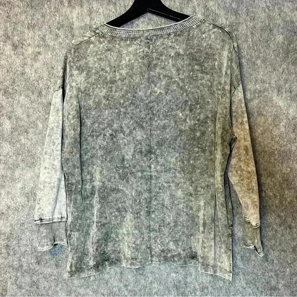 Fleur de Lis Blouse - Medium - Picture 4 of 5